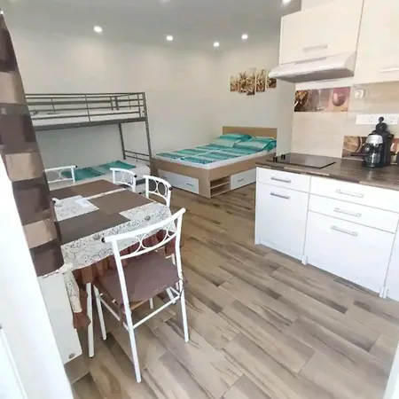 Flower 1 Free Parking Apartment