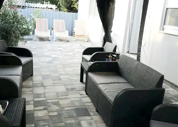 Flower 1 Free Parking Apartman Siófok